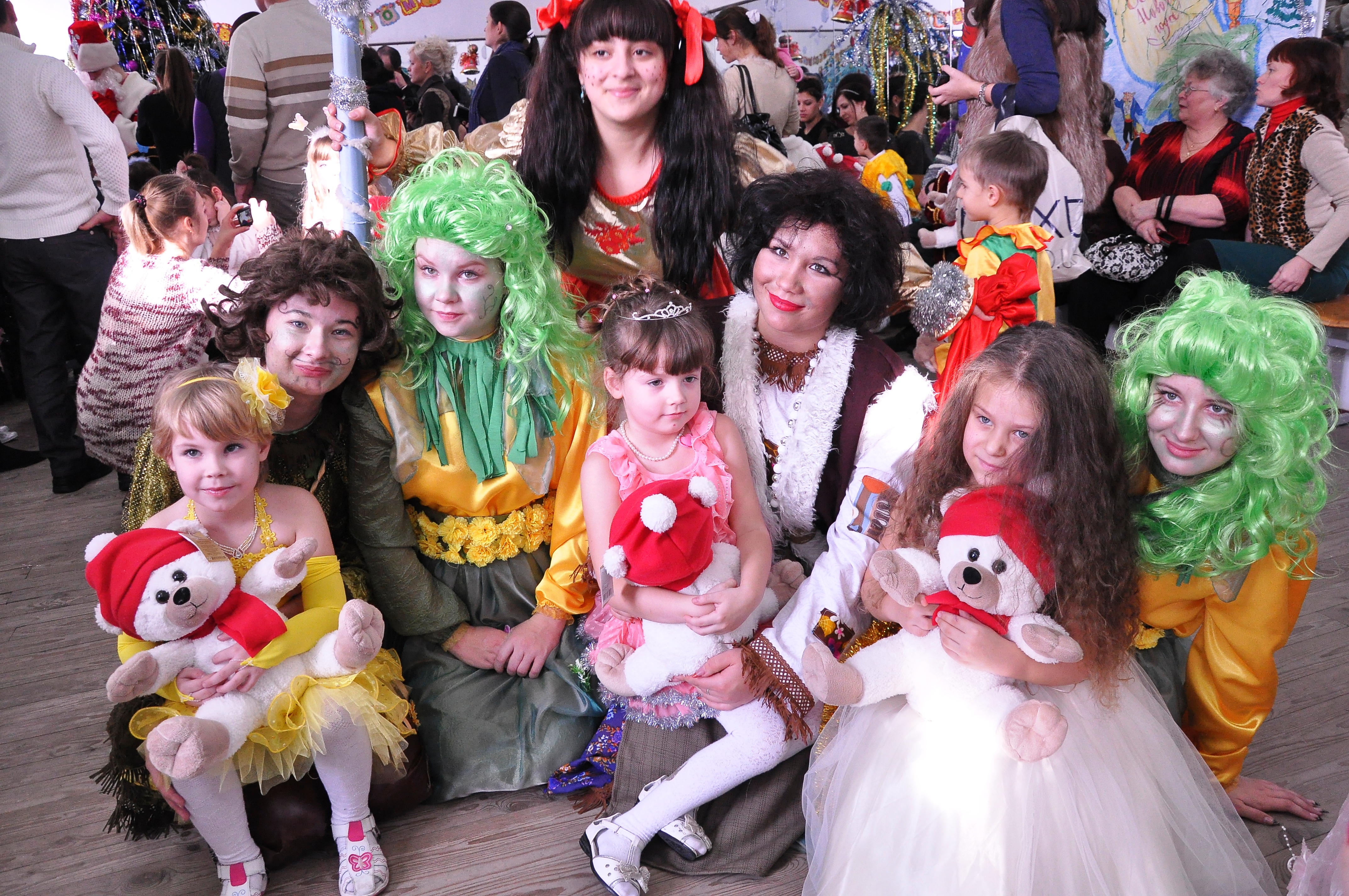 Новогоднее представления В гостях у сказки .